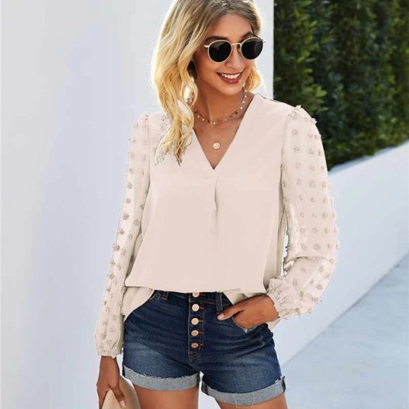 Chic Blouse - Picture 3 of 5